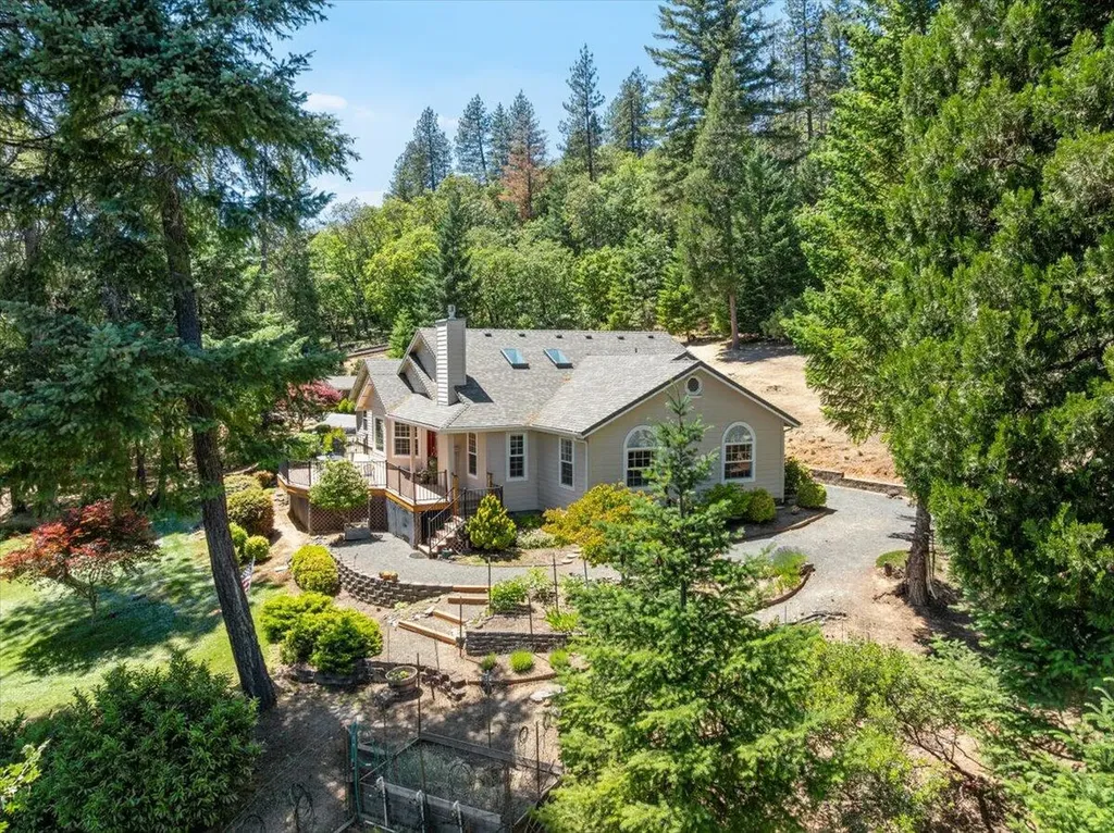 404 Mountain Paradise Drive Grants Pass OR 97526