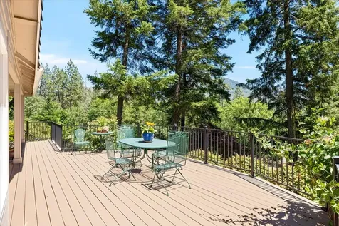 404 Mountain Paradise Drive Grants Pass OR 97526