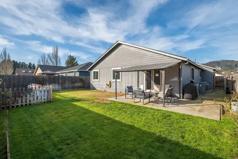 2169 Chambers Lane Grants Pass OR 97526
