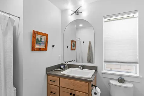 583 Coffee Lane Ashland OR 97520