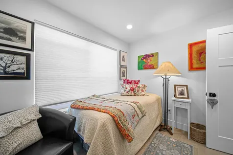 583 Coffee Lane Ashland OR 97520