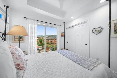 583 Coffee Lane Ashland OR 97520