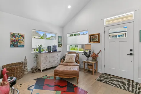 583 Coffee Lane Ashland OR 97520