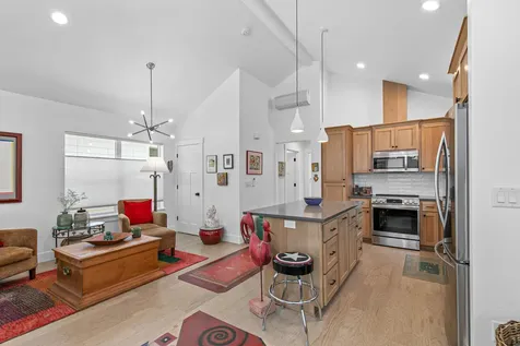 583 Coffee Lane Ashland OR 97520