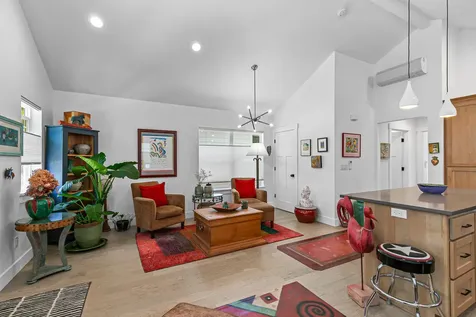 583 Coffee Lane Ashland OR 97520