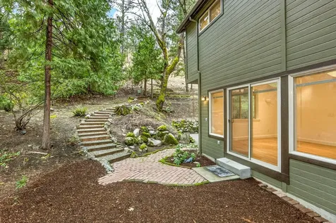 435 Granite Street Ashland OR 97520