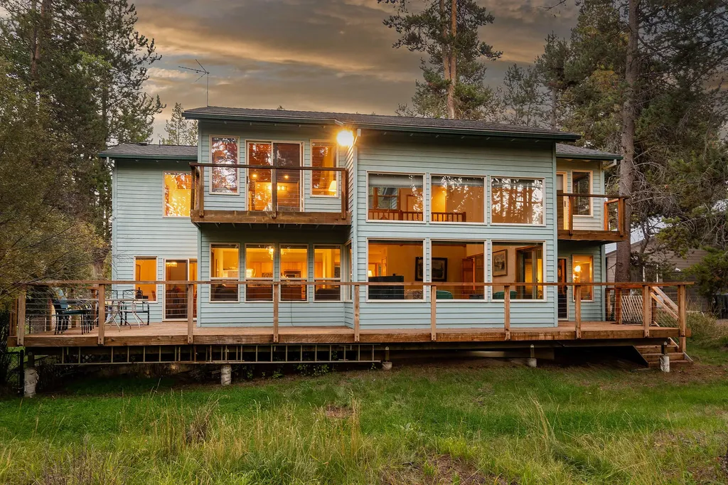 55625 Big River Drive Bend OR 97707