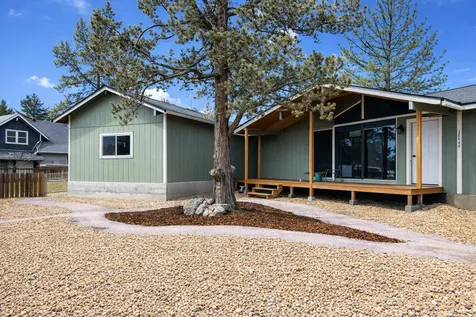 3487 SW Wickiup Avenue Redmond OR 97756