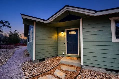 3487 SW Wickiup Avenue Redmond OR 97756