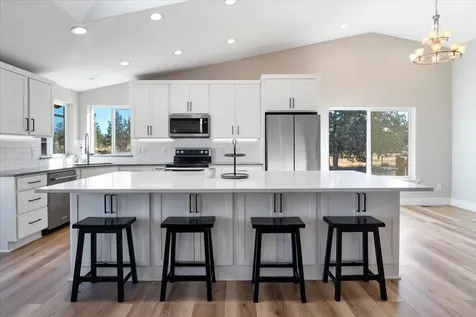 5391 NW Frank Way Redmond OR 97756