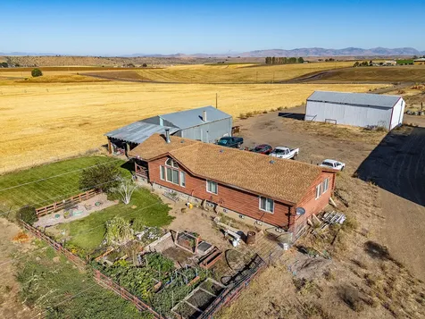 2863 NE Fern Lane Madras OR 97741