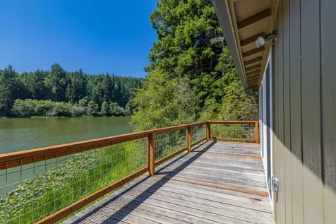 1523 N Tenmile Lakeside OR 97449