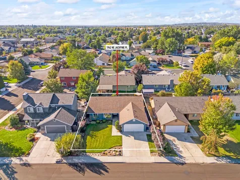 1942 NW Jackpine Place Redmond OR 97756