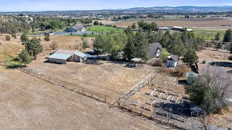 2132 SW Culver Highway Madras OR 97741