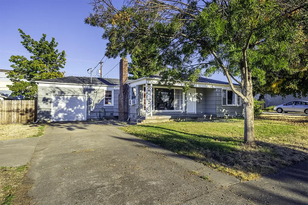 909 S Holly Street Medford OR 97501