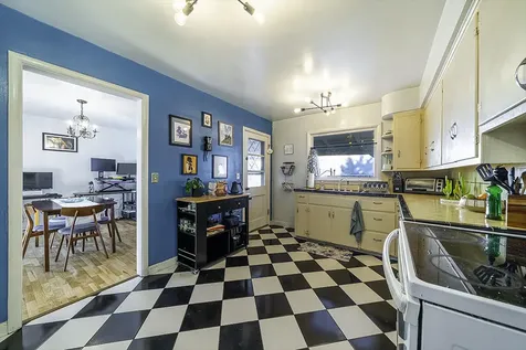 909 S Holly Street Medford OR 97501