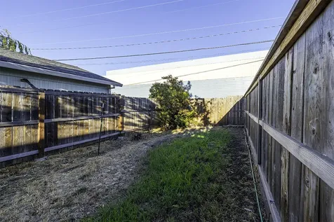 909 S Holly Street Medford OR 97501