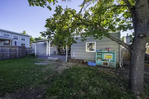 909 S Holly Street Medford OR 97501