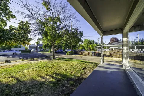 909 S Holly Street Medford OR 97501