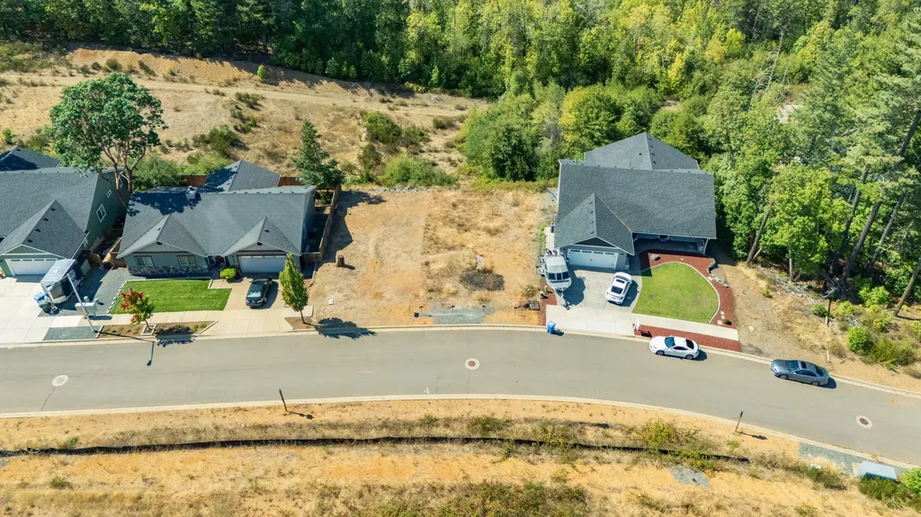 1262 Green Valley Drive Cave Junction OR 97523