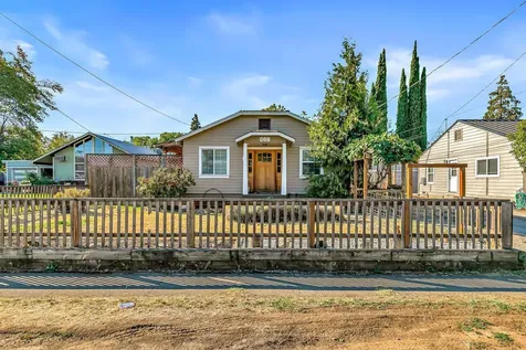 821 W 2nd Street Medford OR 97501