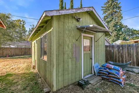 821 W 2nd Street Medford OR 97501