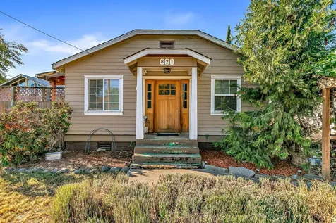 821 W 2nd Street Medford OR 97501