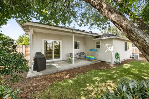 1673 Alexis Way Medford OR 97501