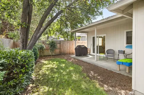 1673 Alexis Way Medford OR 97501