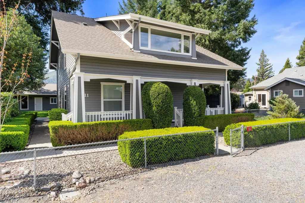 111 Cedar Street Rogue River OR 97537
