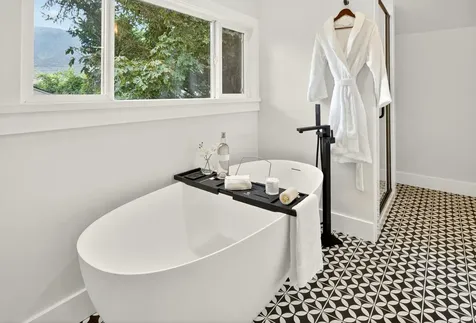 111 Cedar Street Rogue River OR 97537