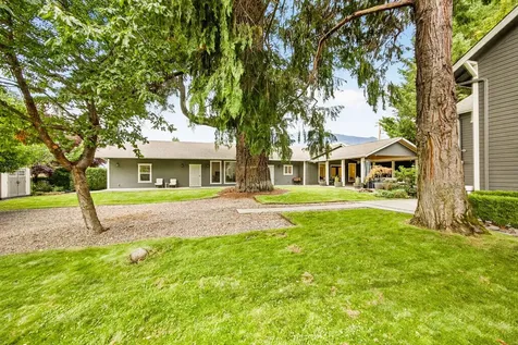 111 Cedar Street Rogue River OR 97537