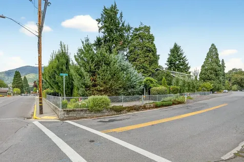 111 Cedar Street Rogue River OR 97537