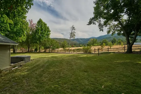 3095 Burrell Road Medford OR 97501