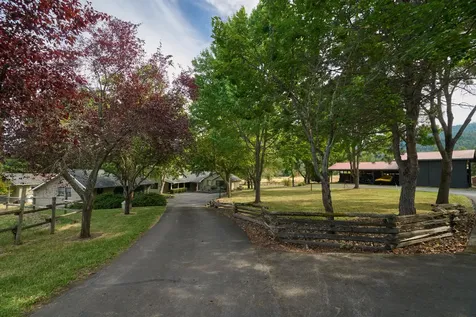 3095 Burrell Road Medford OR 97501