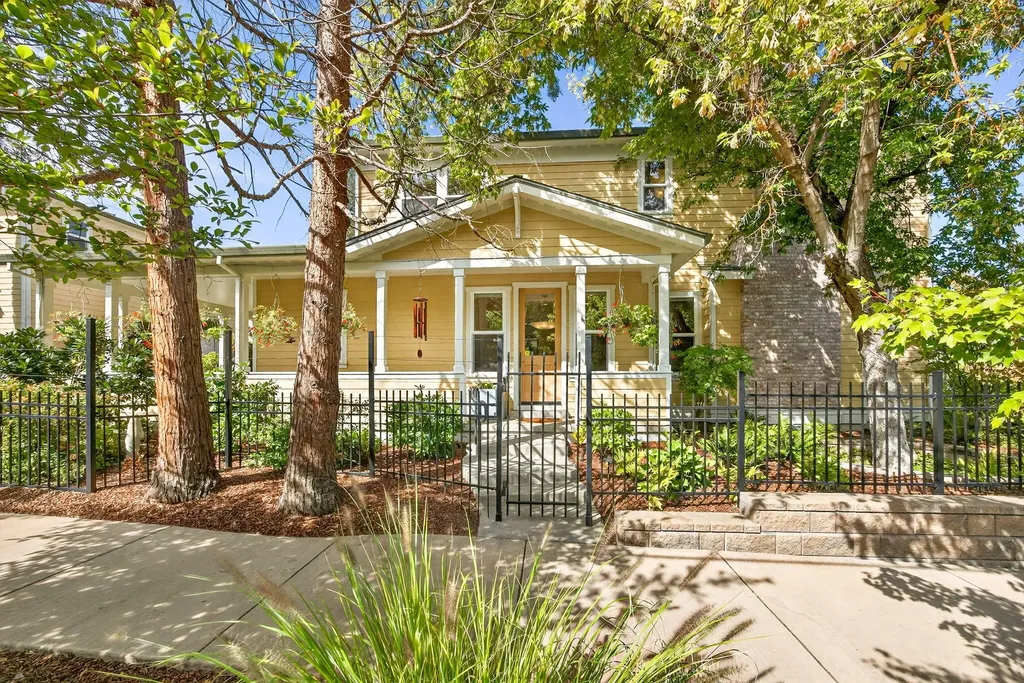 292 B Street Ashland OR 97520