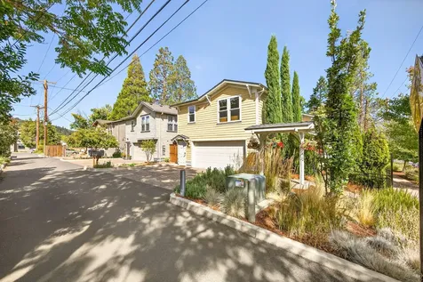292 B Street Ashland OR 97520