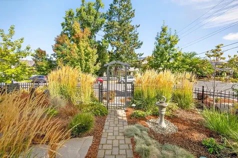 292 B Street Ashland OR 97520