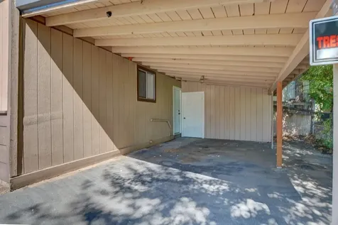 808 NE D Street Grants Pass OR 97526