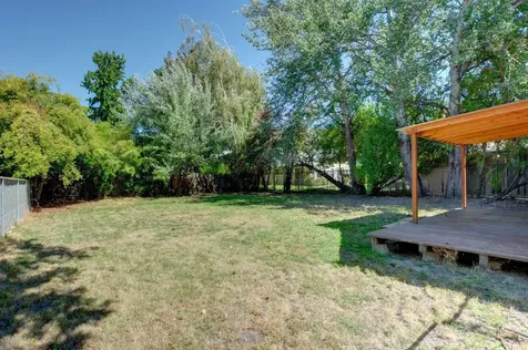 808 NE D Street Grants Pass OR 97526