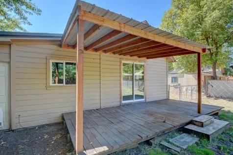 808 NE D Street Grants Pass OR 97526