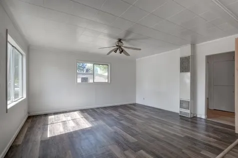 808 NE D Street Grants Pass OR 97526