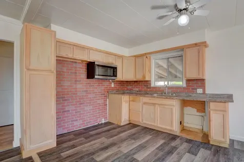 808 NE D Street Grants Pass OR 97526