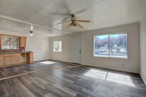 808 NE D Street Grants Pass OR 97526