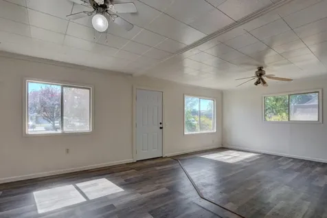 808 NE D Street Grants Pass OR 97526