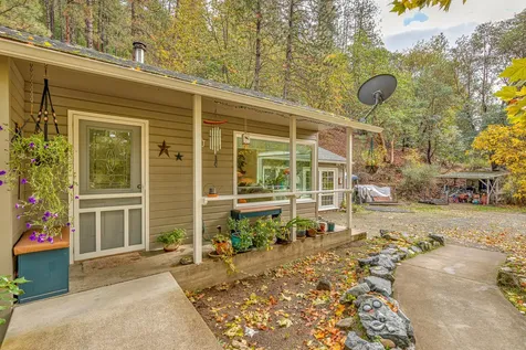 7196 E Evans Creek Road Rogue River OR 97537