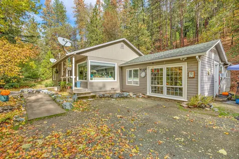 7196 E Evans Creek Road Rogue River OR 97537