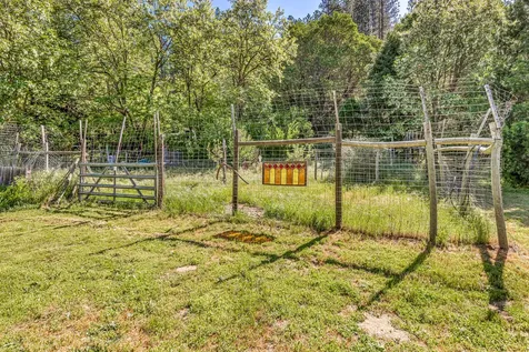 7196 E Evans Creek Road Rogue River OR 97537