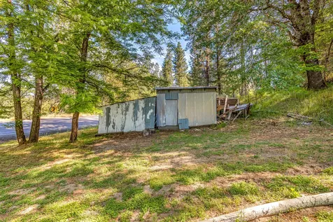 7196 E Evans Creek Road Rogue River OR 97537