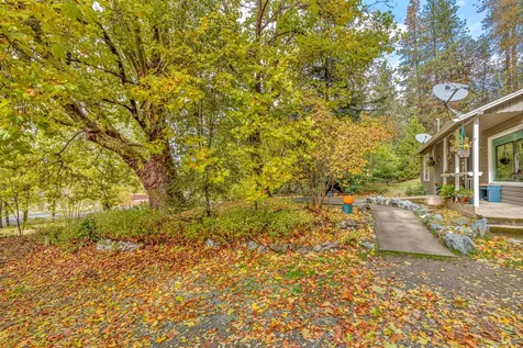 7196 E Evans Creek Road Rogue River OR 97537